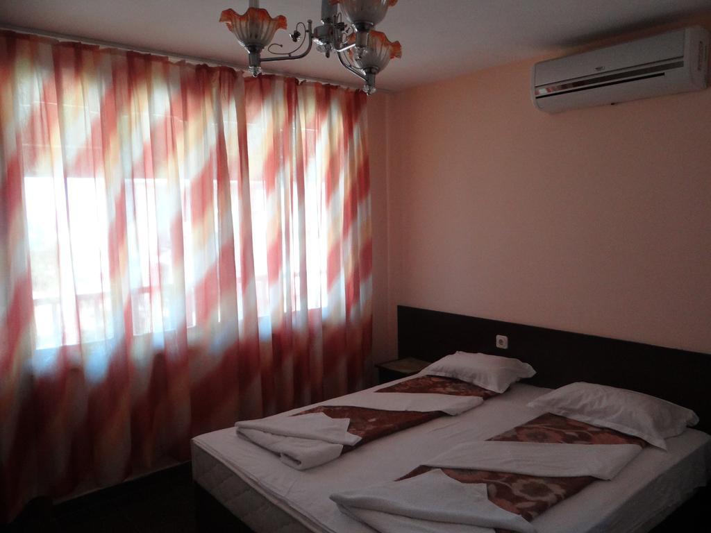 Guest House Lazur Obzor Ruang foto