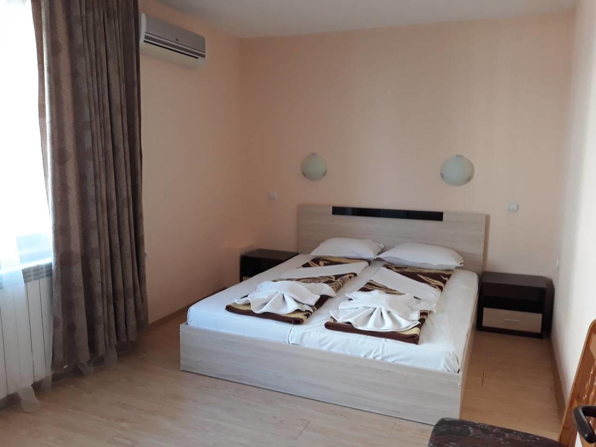 Guest House Lazur Obzor Bagian luar foto