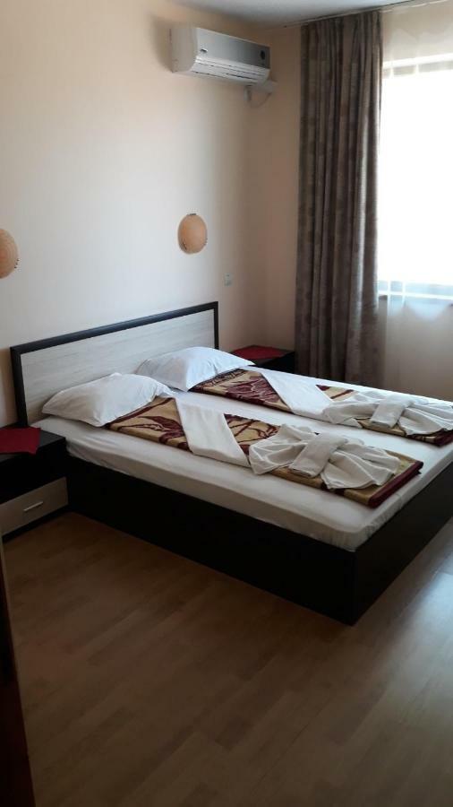 Guest House Lazur Obzor Bagian luar foto
